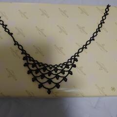 黒のチョーカー