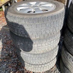legalesホイール4本セット　スタッドレス付き　値段提示　溝あり　16インチ　pcd114.3？　5穴　今週まで　早期対応の画像