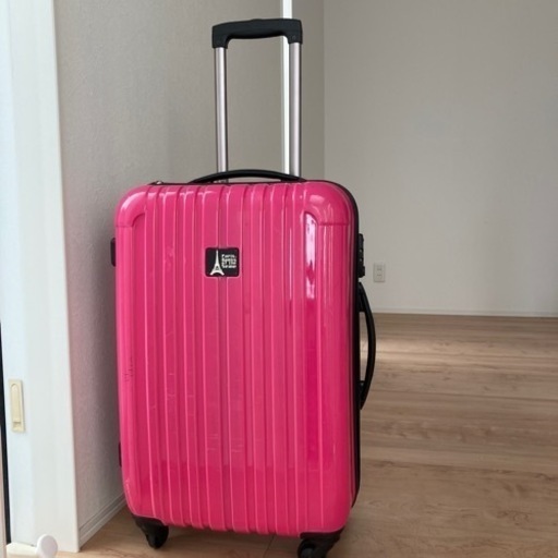 キャリーケース　スーツケース　鍵付き　旅行カバン