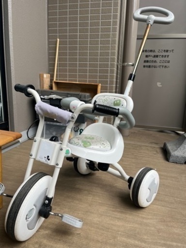 ディズニートライクピュア三輪車（ホワイト）