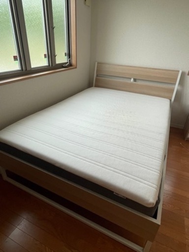 IKEA ダブルベッド　（フレーム、マットレス、パッド）