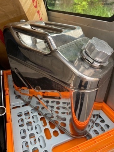 値引き❗️矢澤産業 CST-10 ｶﾞｿﾘﾝ携行缶 10L SUSｽﾃﾝﾚｽ色 消防法適合品