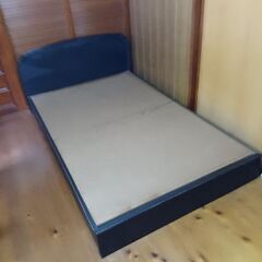 シングルベット骨組みだけです