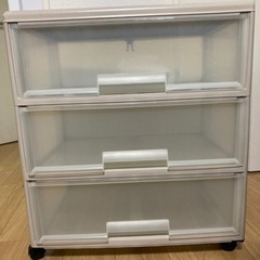 収納ケース　三段キャスター付　【相談中】