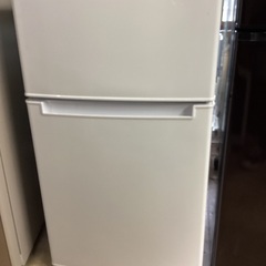 人気商品入荷！！2ドア冷蔵庫！！2021年　ハイアールの美品です...