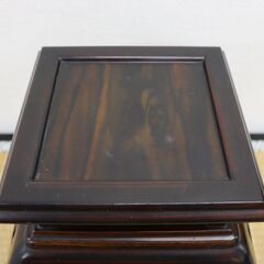 【ヤ取】≪J902ジ≫香炉台 黒檀 透かし彫り 高さ28cm 四つ足 飾り台/花台/盆栽台 彫刻/木彫り 木製 東洋風/和風 アンティーク/インテリア の画像