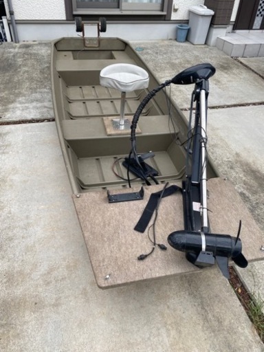 12ft ジョンボート(オマケで5馬力・エレキ・魚探)　引き取りのみ