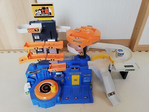 トミカ　メカアクション自動車工場