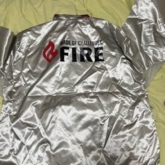 ファイアのジャンパーの画像