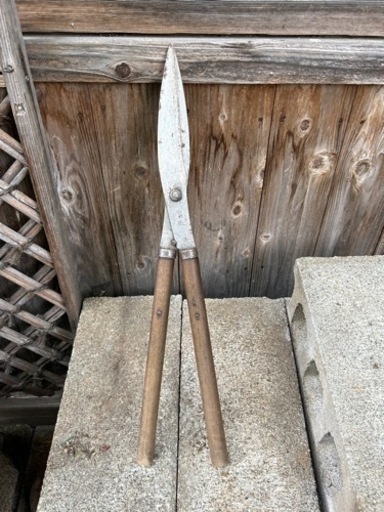 ①刈り込み大鋏