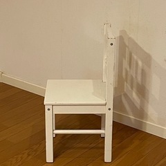 IKEA・子ども用イスの画像