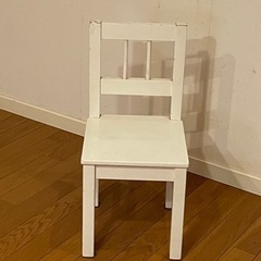 IKEA・子ども用イスの画像