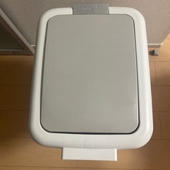 45ℓ ペダル付きゴミ箱の画像