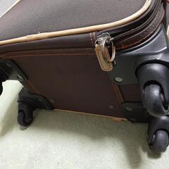 キャリーケース　の画像