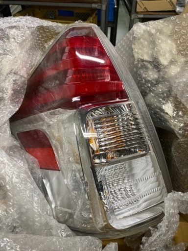‼️プリウスα後期のテールレンズ‼️【左側のみ】