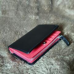 【新品】レザー２つ折り財布