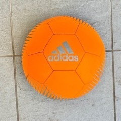 adidas☆サッカーボール 4号球 の画像