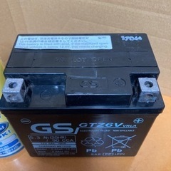 原付バッテリー、クーラントの画像
