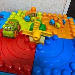 メガブロック大量　テーブル付き☆の画像
