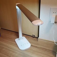 ☆引取先確定☆中古デスクライト　ホワイト　電気色味3色　充電&ケ...