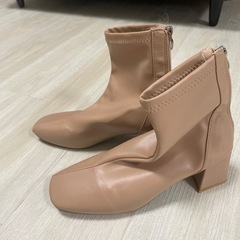 ブーツ ベージュ