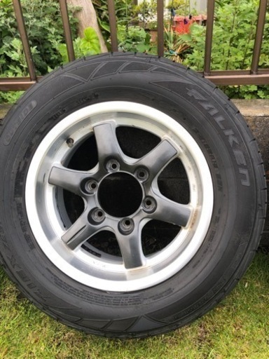 6穴アルミホイール　タイヤ付き