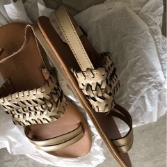 アースミュージック  サンダル Mサイズ 新品の画像