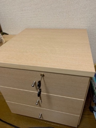 三段チェスト　鍵つき　美品