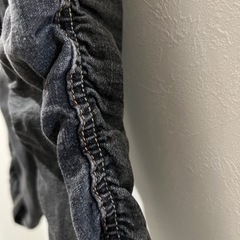 七分丈ブラックジーンズ風ウェストゴムズボンの画像