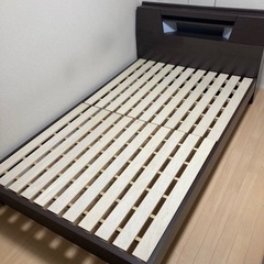 セミダブルベッド　フレームのみ（お話中）