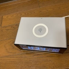 ★値下げ★デジタル時計+スマホ充電の画像