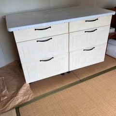 棚　食器棚に使用してました