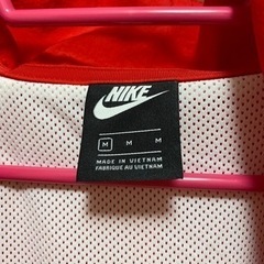 ナイキトラックジャケットの画像