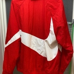 ナイキトラックジャケットの画像