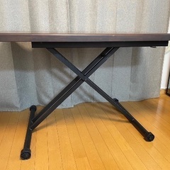 昇降テーブルの画像