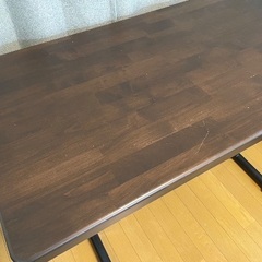 昇降テーブルの画像