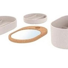【最終値下げ】IKEA コスメ収納 小物入れの画像