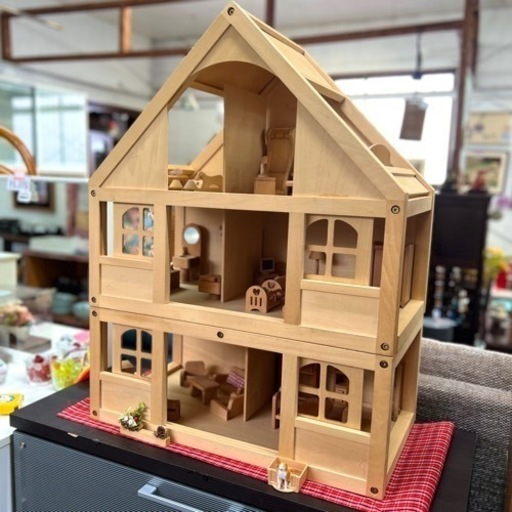 ボーネルンド　家具付き木製ドールハウス