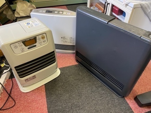 ファンヒーター、石油ストーブなど