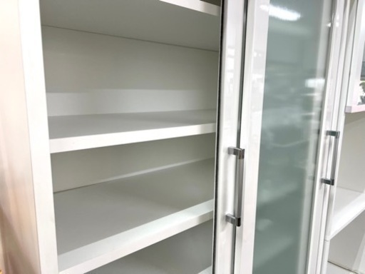 ホワイトカラーのキッチン収納