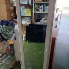 お取引き中です！ミラー付き収納棚　白です★の画像