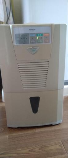 HITACHI　除湿　衣類速干