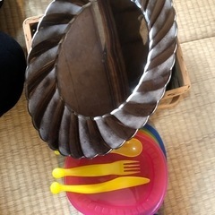 IKEAの子供用お皿、カトラリーの画像