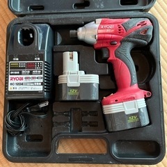 充電色インパクトドライバ　RYOBI  ジャンク品