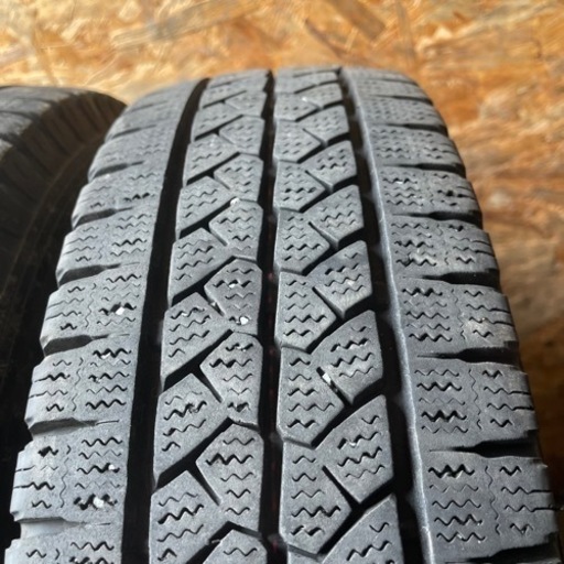バリ山　BRIDGESTONE ブリヂストン　ブリジストン　VL1 195/80R15 107/105L LT スタッドレス　タイヤ　