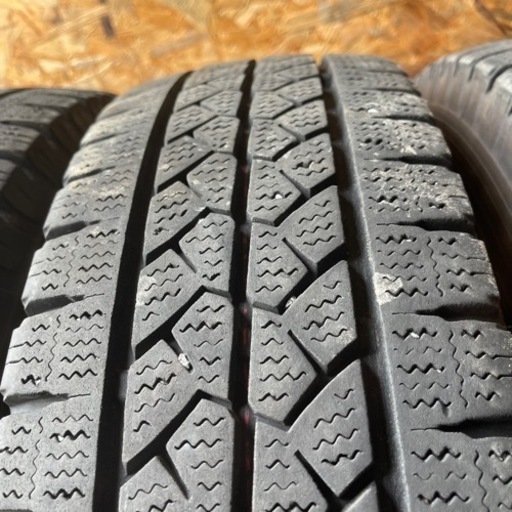 バリ山　BRIDGESTONE ブリヂストン　ブリジストン　VL1 195/80R15 107/105L LT スタッドレス　タイヤ　