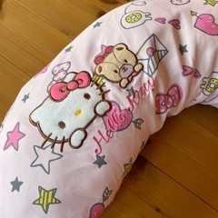 キティちゃん　授乳クッションの画像