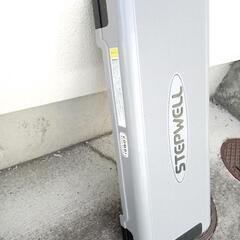ＣＯＭＢＩ　コンビ　ステップウェル２　踏み台としても　長さ約８０cmの画像