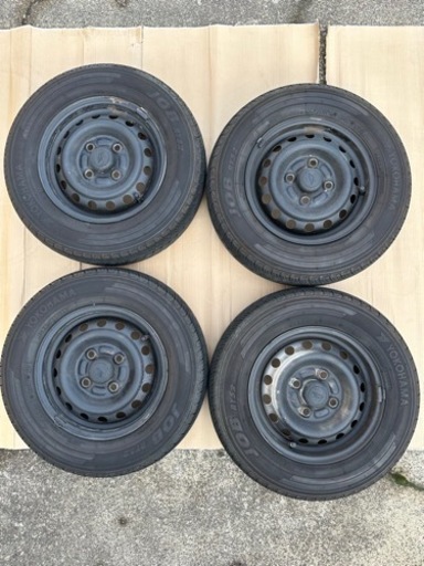 2022年製造 軽トラ 夏タイヤ ダイハツ純正ホイール 4本セット 145/R12 6PR LT スチール12×4.00B 4H・PCD100+2022年製造YOKOHAMA JOB RY52