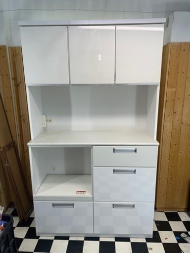 持ち帰りで5,600円!?超破格‼︎モイス付き大型レンジボード　1165×450×1990 ホワイト　地震対策付き　コンセント付き